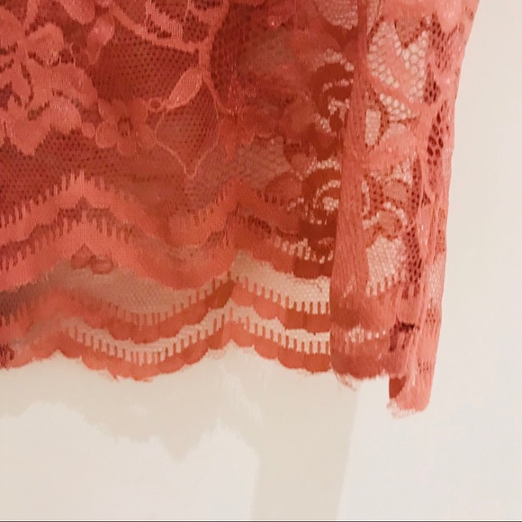 Lace Top Zipper in Back - Picture 6 of 6